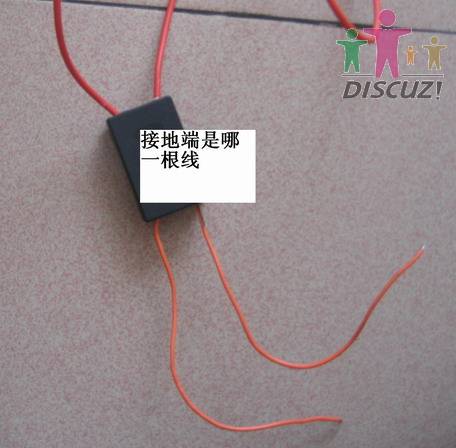 高压线上带的黑盒子.JPG