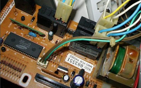 三星微波炉电脑板的维修.jpg